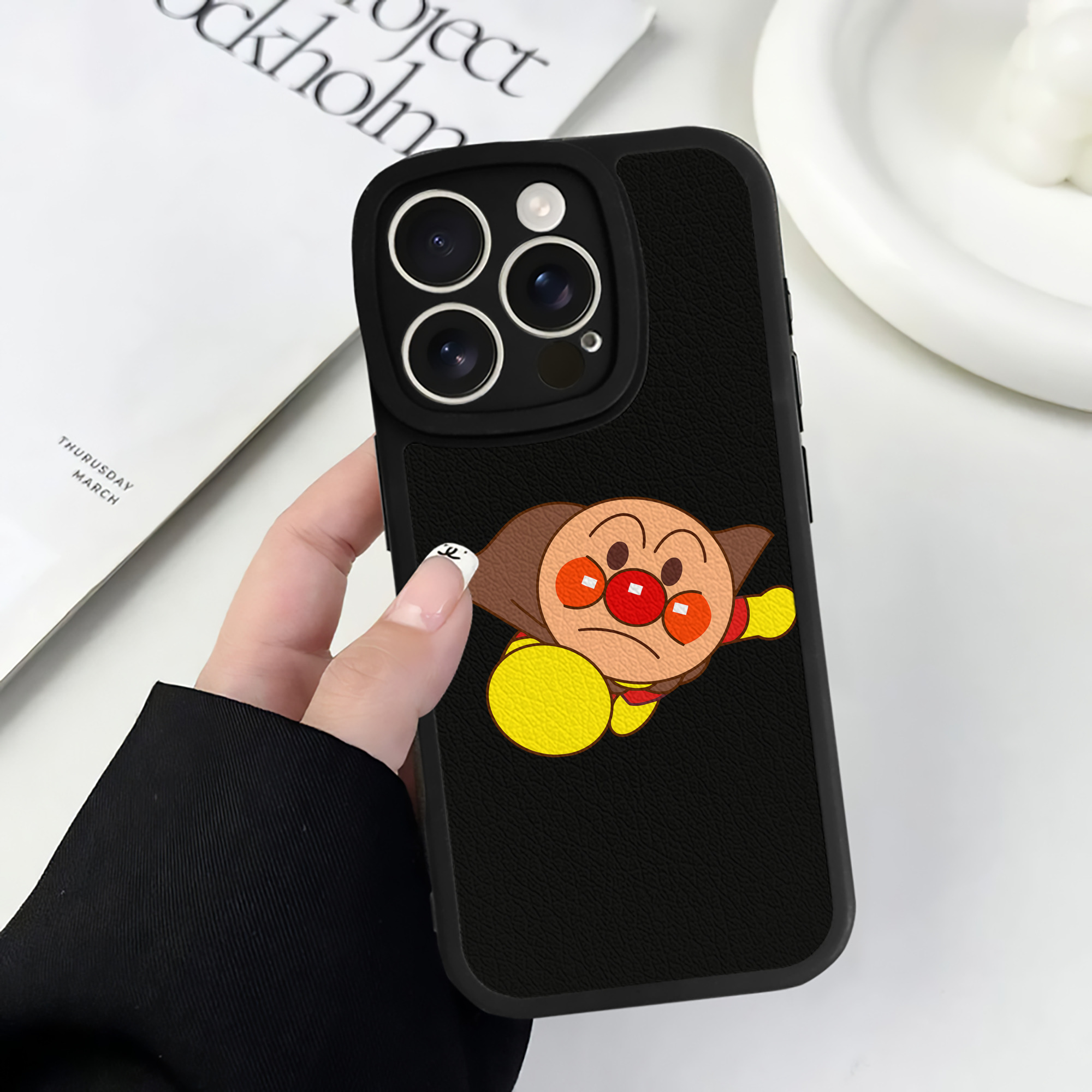 （画像用） アンパンマン Anpanman 【iPhone 16シリーズ対応】シリコンスマホケース（レザー調） 材質：シリコン